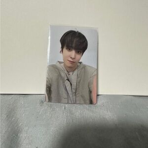 Yunho photocard